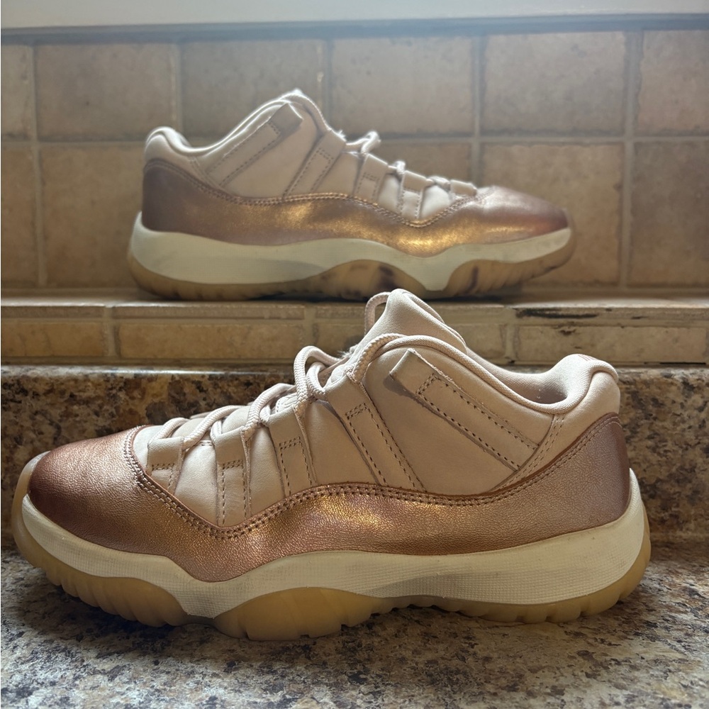 Jordan 11 Low Rose Gold
